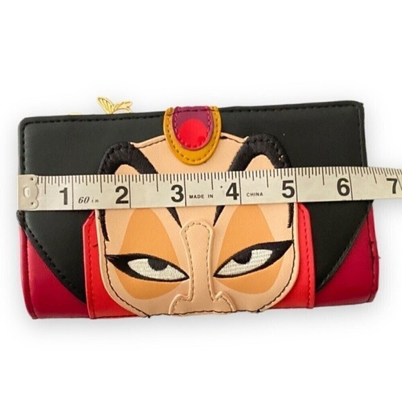 Loungefly Disney Aladdin Jafar Faux Leather Flap Bi-Fold Wallet Villain - Picture 6 of 9
